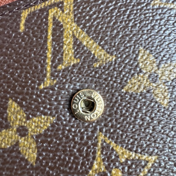 Louis Vuitton Vintage Monogram Wallet - Picture 5 of 16